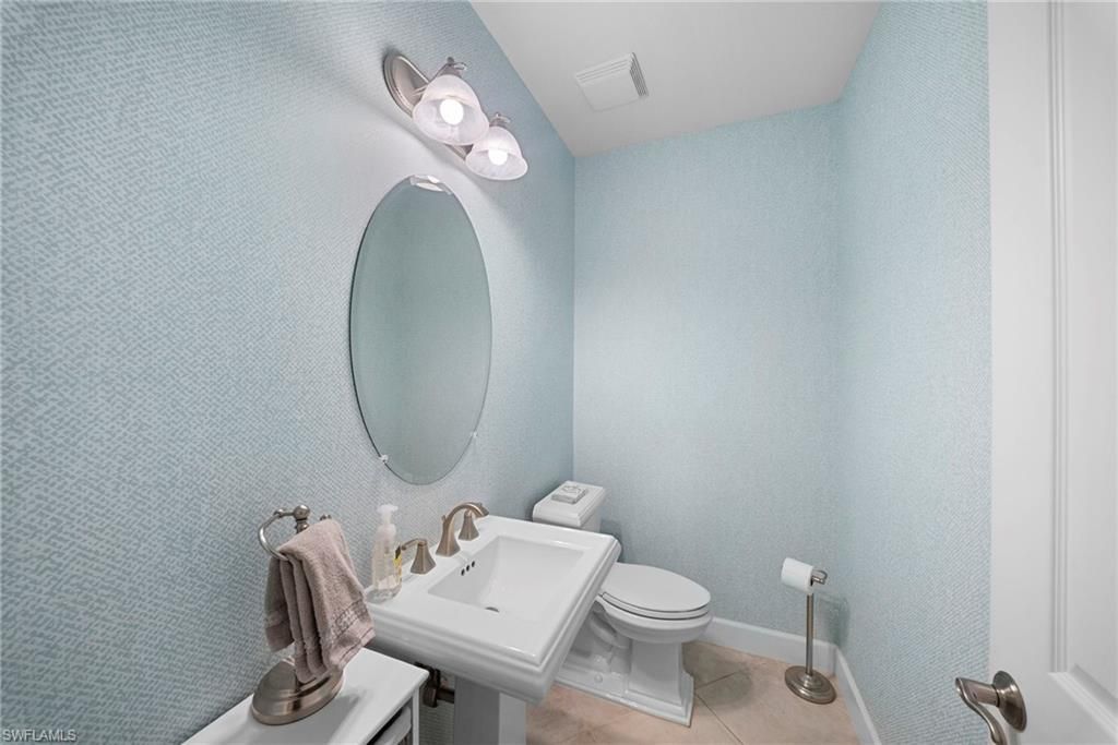 8030 Signature Club Cir, Unit 102, Naples, FL 34113 Photo