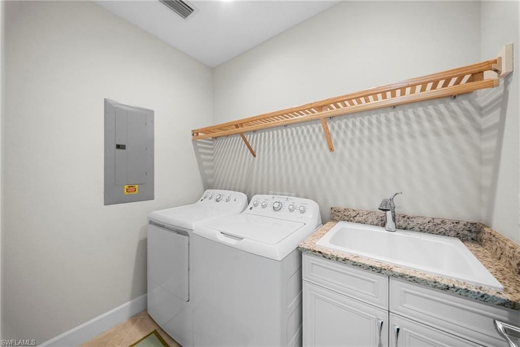 8030 Signature Club Cir, Unit 102, Naples, FL 34113 Photo