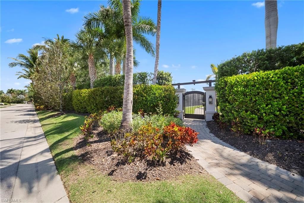 8030 Signature Club Cir, Unit 102, Naples, FL 34113 Photo