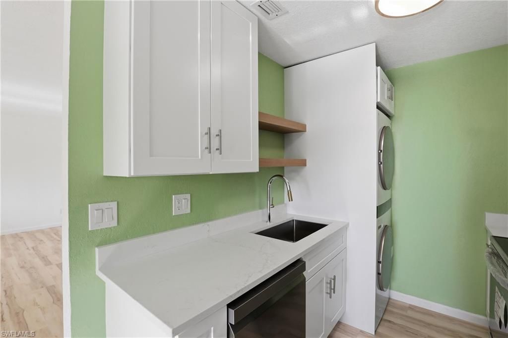 4607 Bayshore Dr, Unit K5, Naples, FL 34112 Photo