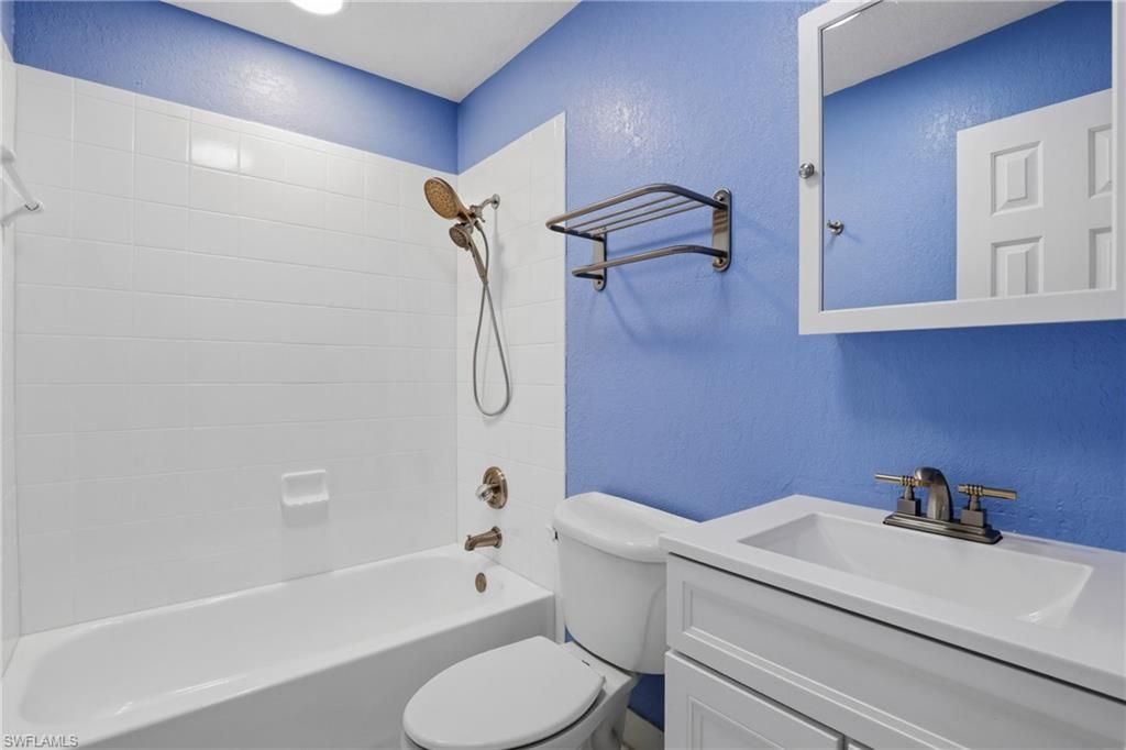 4607 Bayshore Dr, Unit K5, Naples, FL 34112 Photo