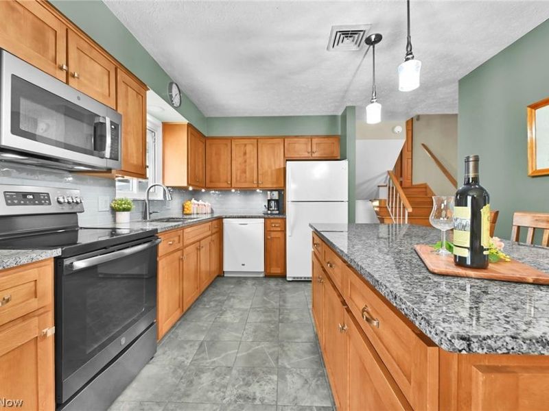 3109 Fair Oaks Drive, Norton, OH 44203 Photo 11