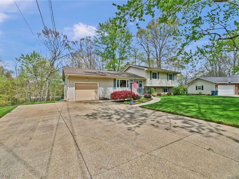 3109 Fair Oaks Drive, Norton, OH 44203 Photo 3