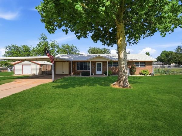 1420 B Street, Snyder, OK 73566