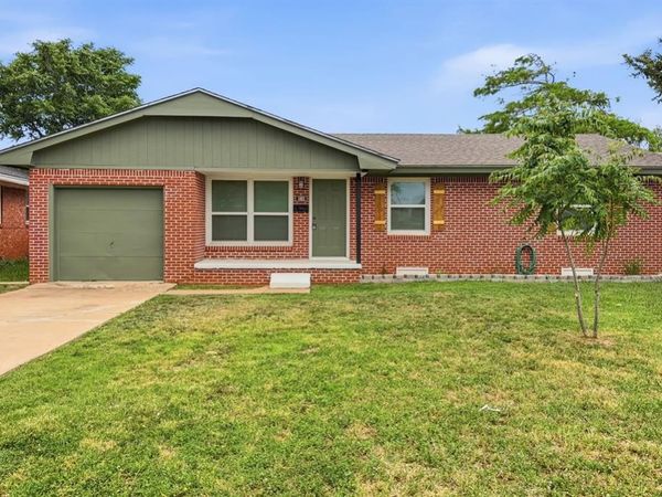 1003 Asalee Street, Altus, OK 73521