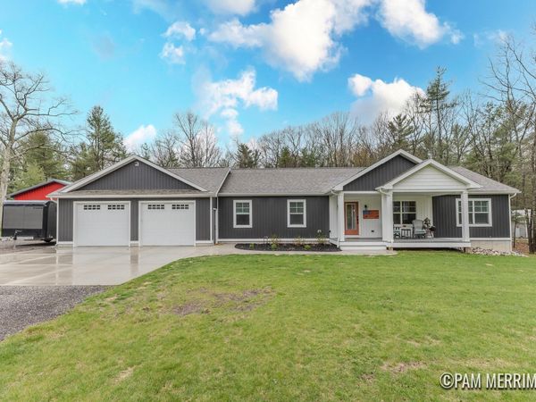 6275 Longbridge Road, Pentwater, MI 49449