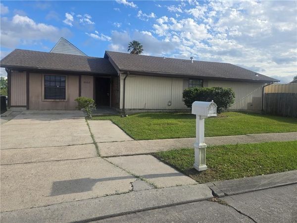5552 GRAND BAYOU Drive, New Orleans, LA 70129