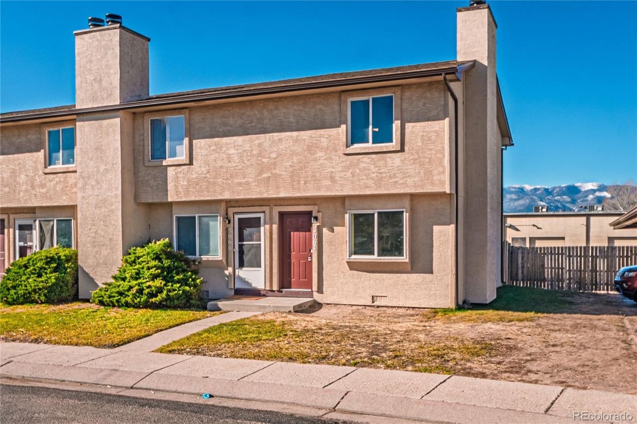 3064 Starlight Circle, Colorado Springs, CO 80916 Main Photo