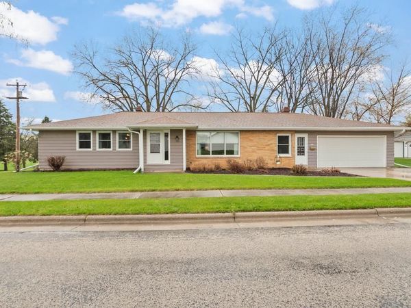 305 COLUMBUS AVENUE, Brillion, WI 54110