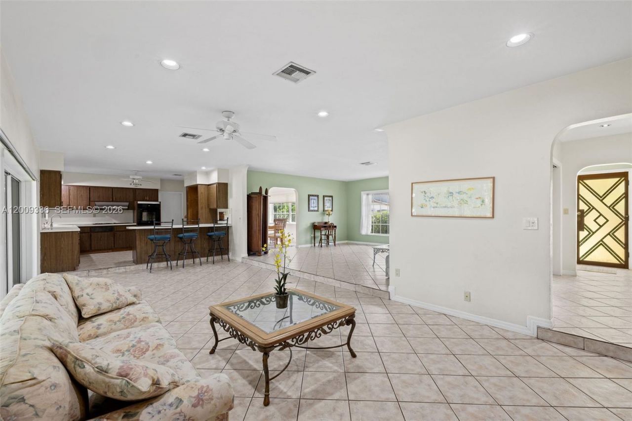 13730 SW 75th Ave, Palmetto Bay, FL 33158 Photo