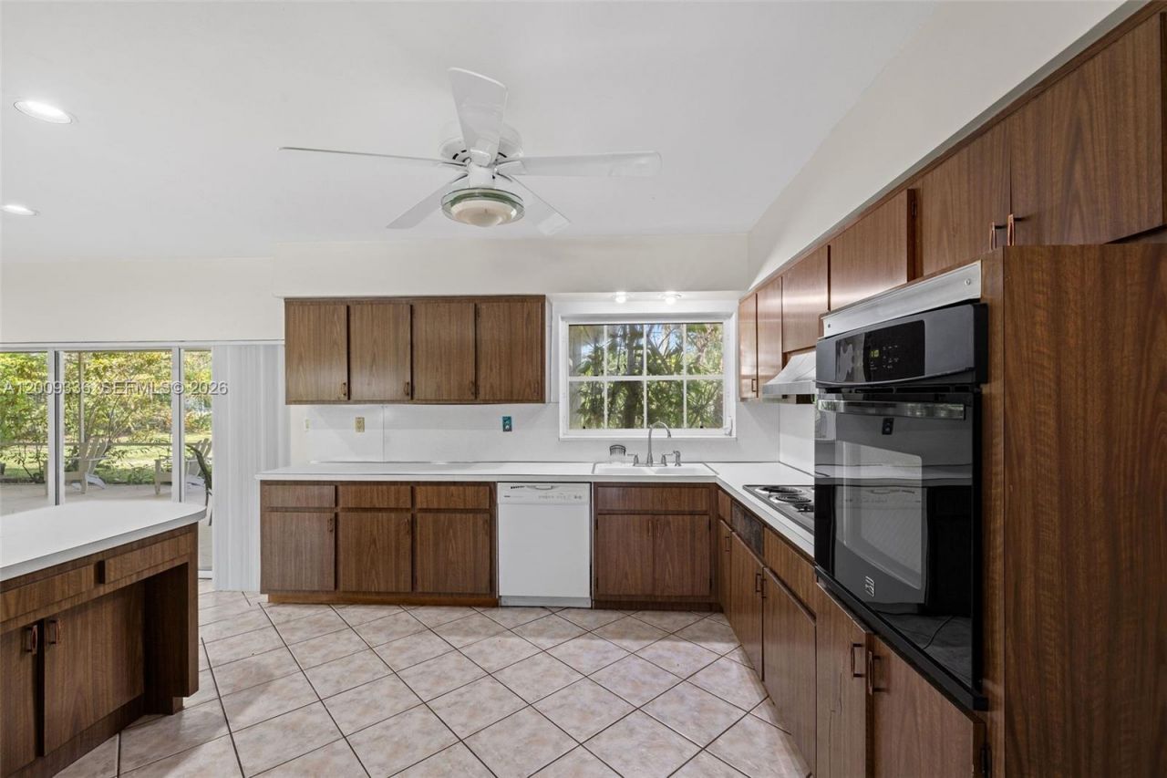13730 SW 75th Ave, Palmetto Bay, FL 33158 Photo
