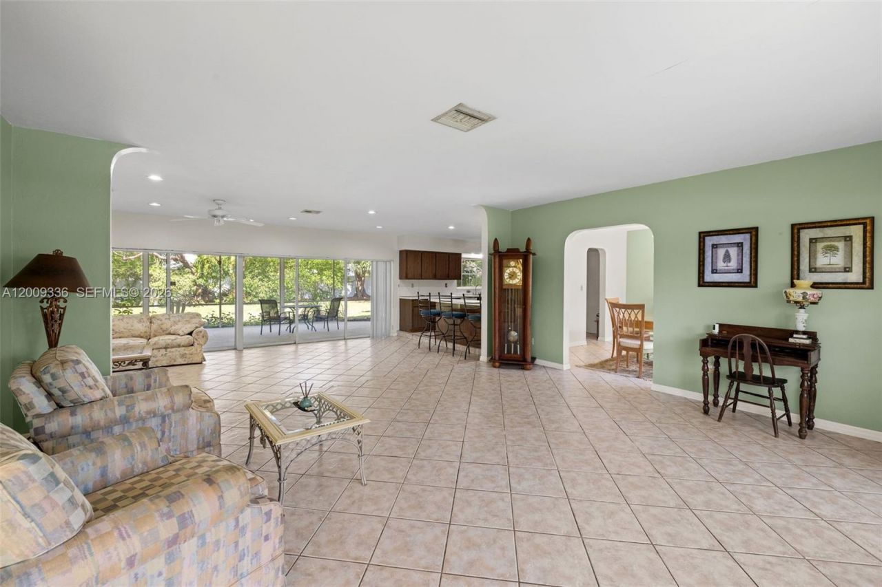 13730 SW 75th Ave, Palmetto Bay, FL 33158 Photo