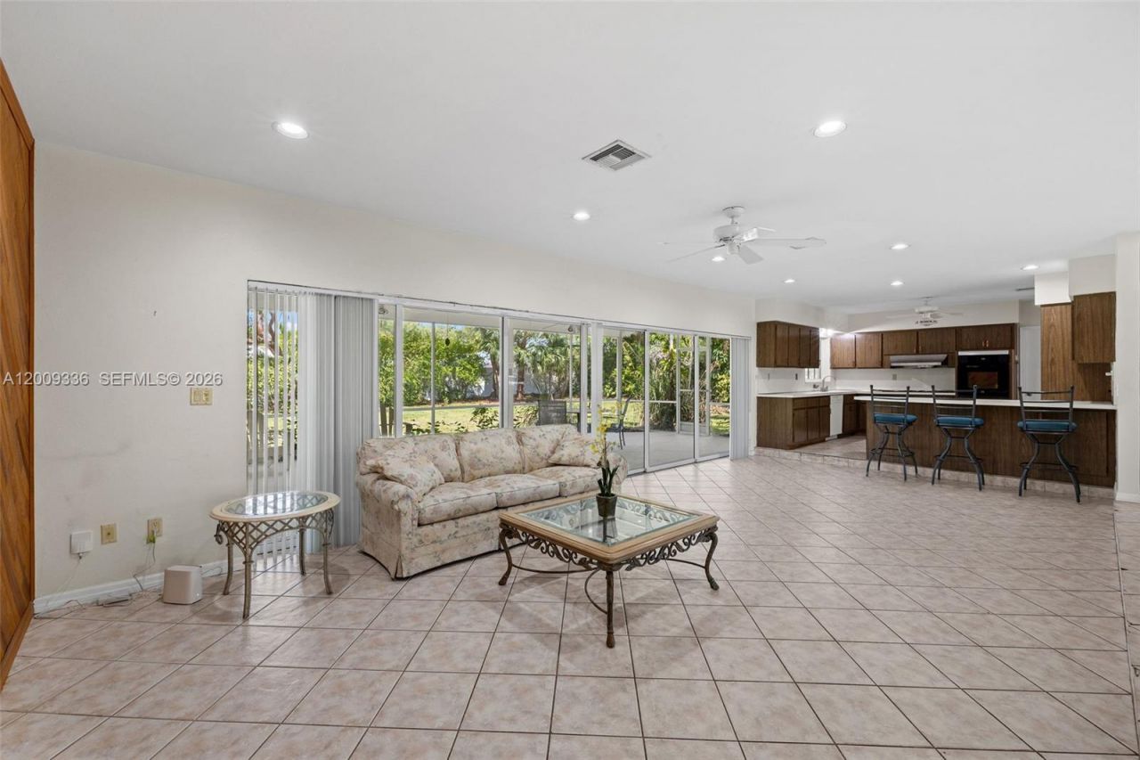 13730 SW 75th Ave, Palmetto Bay, FL 33158 Photo