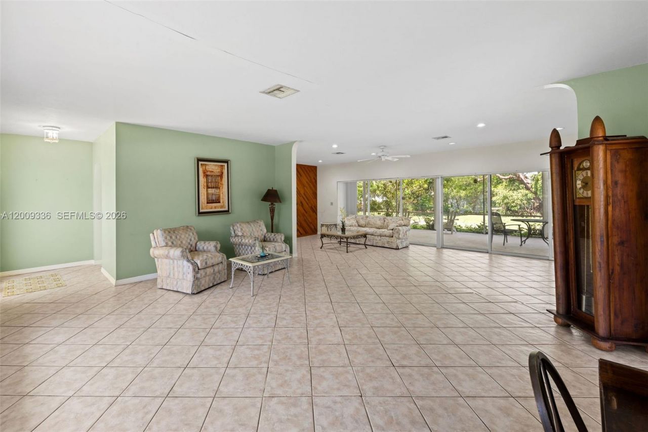 13730 SW 75th Ave, Palmetto Bay, FL 33158 Photo