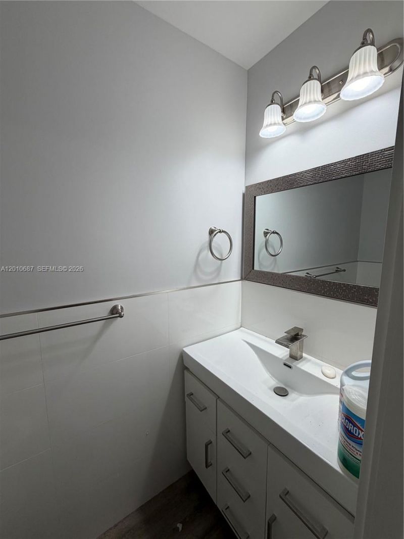 2433 NW 96th St , Unit B, Miami, FL 33147 Photo