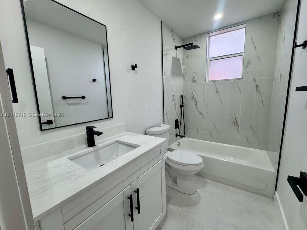 2425 SW 6th St , Unit 5, Miami, FL 33135 Photo