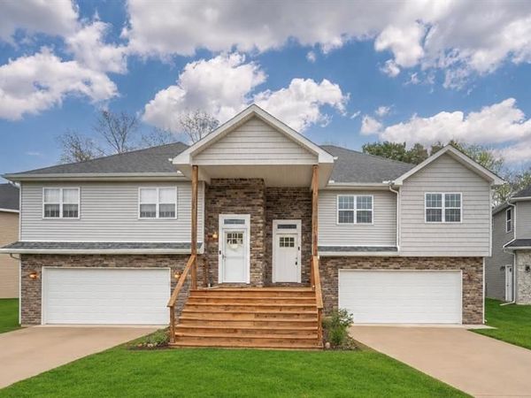 190 Whispering Pines Drive, Fenton, MI 48430