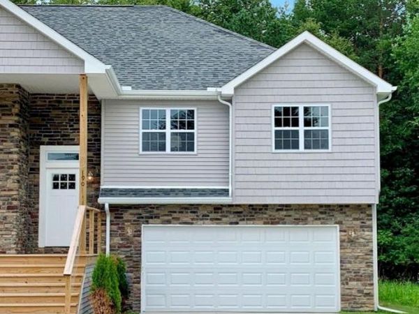 190 Whispering Pines Drive, Fenton, MI 48430