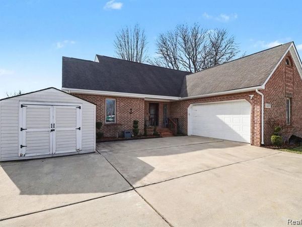 7277 Cardinal Street , Clay Twp, MI 48001