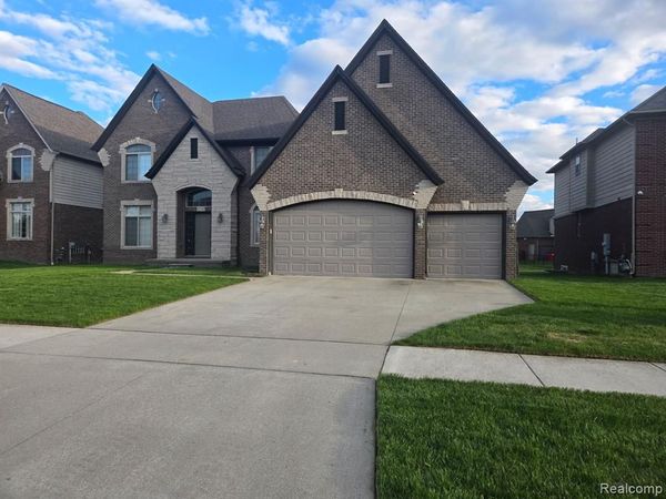 15342 Amberfield Drive, Macomb Twp, MI 48042