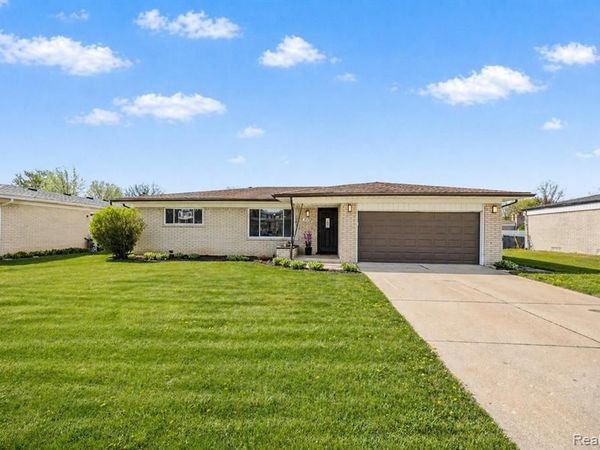 36299 Gregory Drive, Sterling Heights, MI 48312