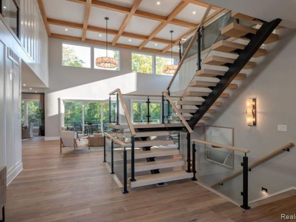 138 Maple Leaf Lane, Ann Arbor Twp, MI 48105
