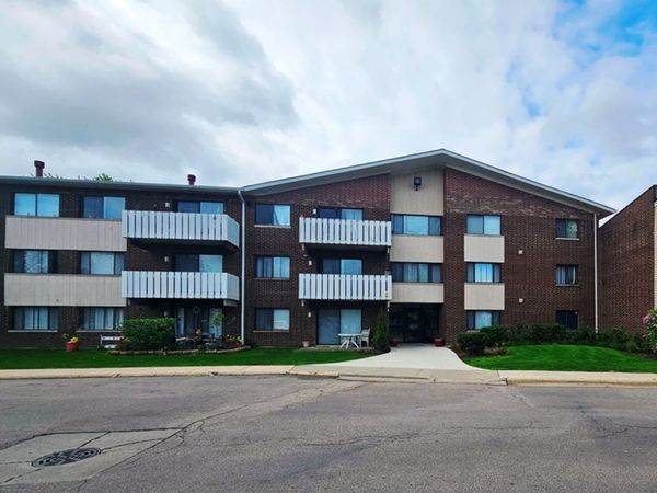 3000 BAYSIDE Drive , Unit 311, Palatine, IL 60074