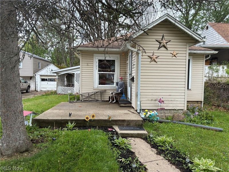 323 Harding Avenue SW, Massillon, OH 44646 Photo 2