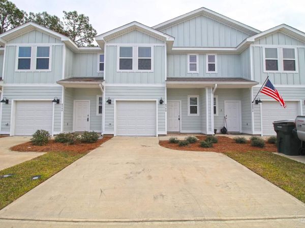 8900 Brigade Trl, Pensacola, FL 32534