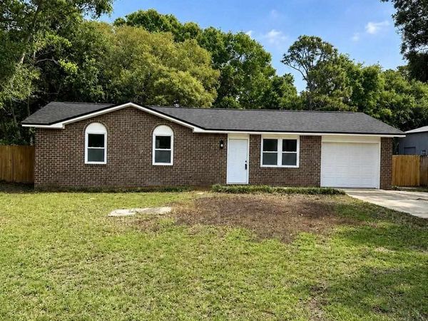 2792 Christine St, Pensacola, FL 32526