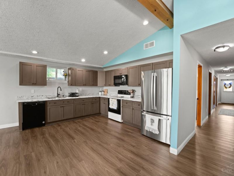 9832 Tri County Highway, Winchester, OH 45697 Photo 12