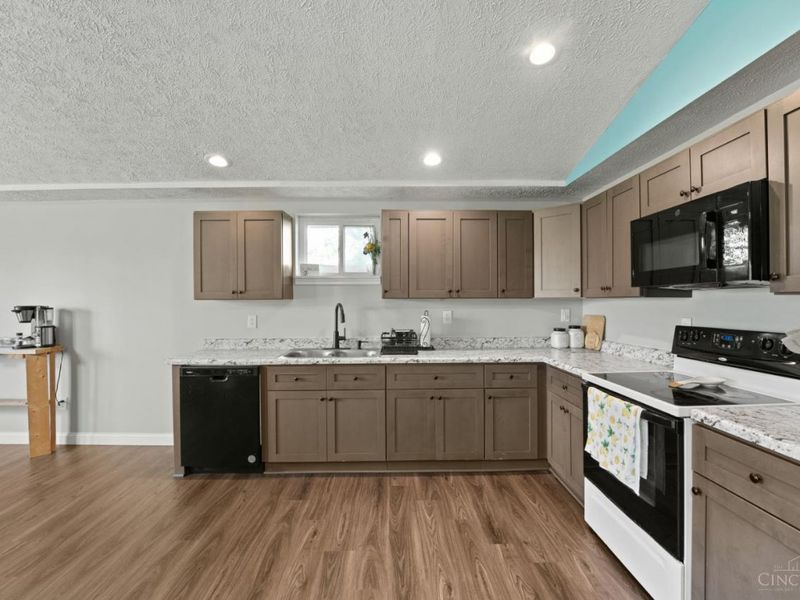 9832 Tri County Highway, Winchester, OH 45697 Photo 13