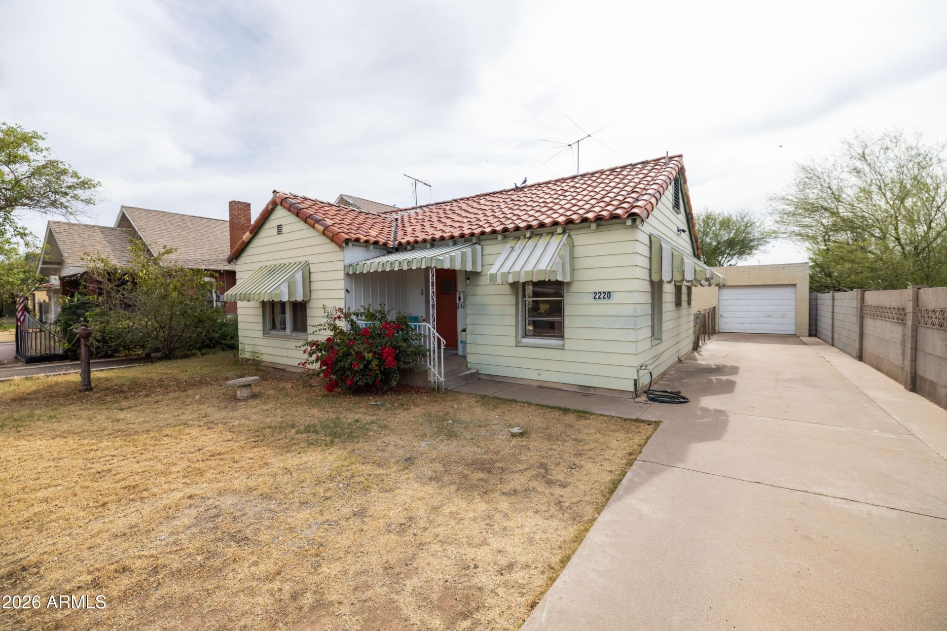 2220 N Edgemere Street, Phoenix, AZ 85006 Main Photo