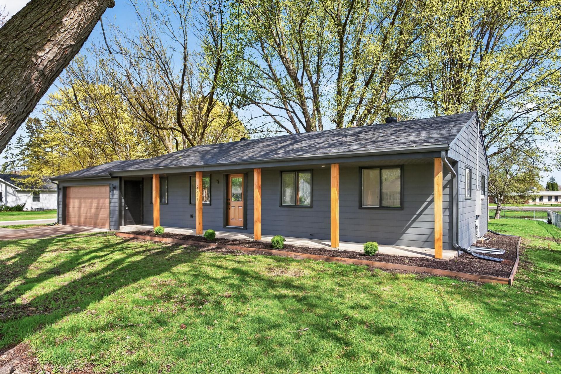 5530 Joyce Street , Maple Plain, MN 55359