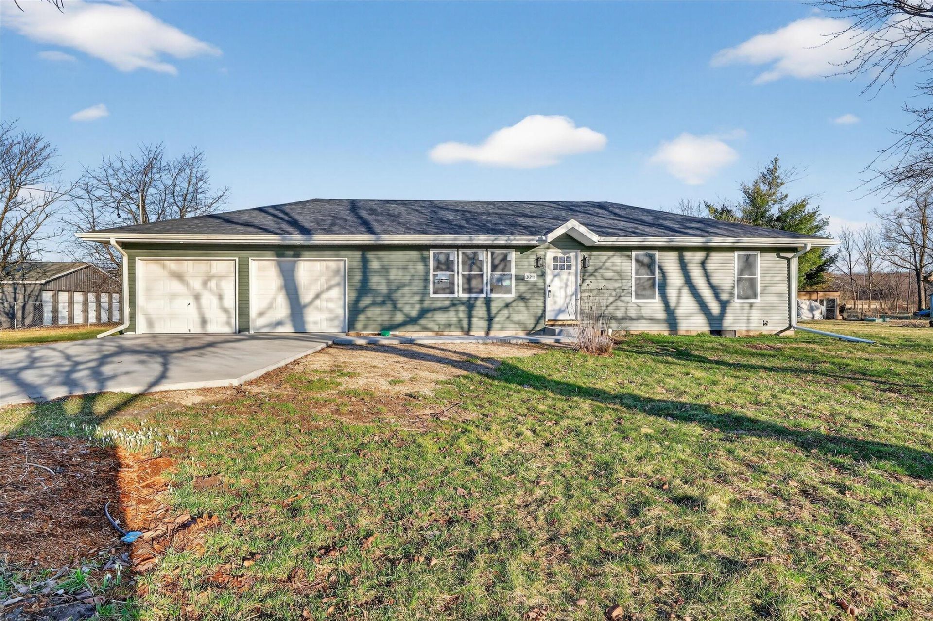 325 E Battle Creek Street, Galesburg, MI 49053 Main Photo