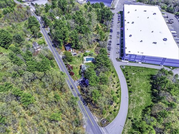 196 Grove St, Franklin, MA 02038