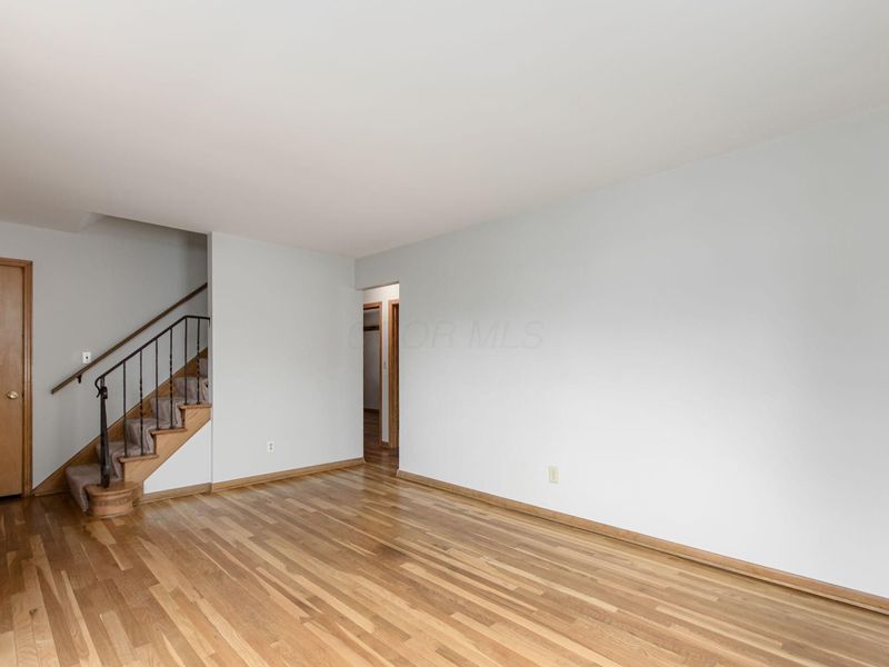 4235 Ashgrove Drive, Grove City, OH 43123 Photo 7