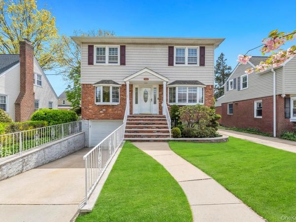 100 E Melrose Street , Valley Stream, NY 11580