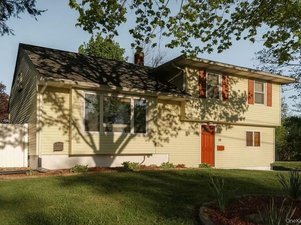 10 Cambridge Drive , Red Hook, NY 12571