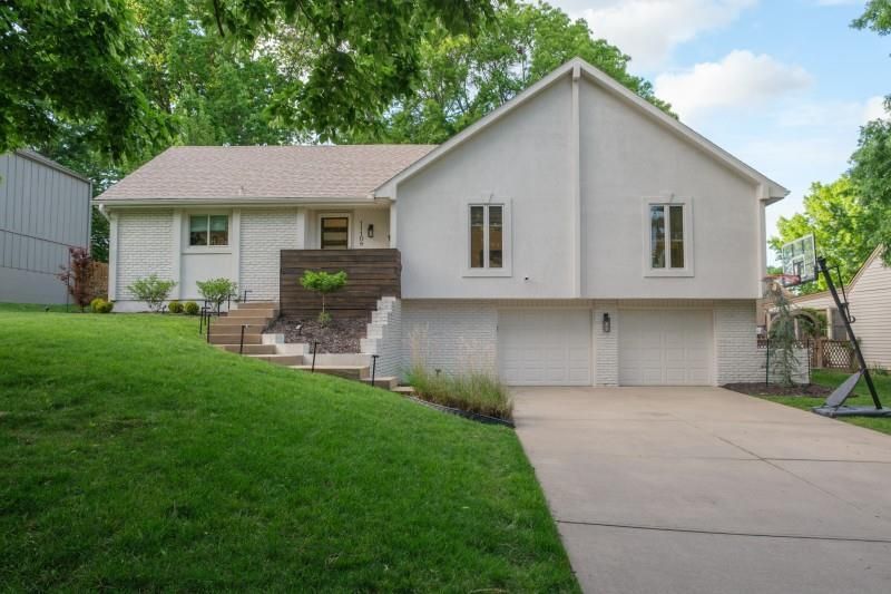 11108 W 99th Terrace, Overland Park, KS 66214 Main Photo