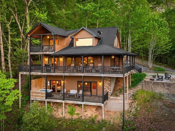 607 Rhonda Lane, Mineral Bluff, GA 30559