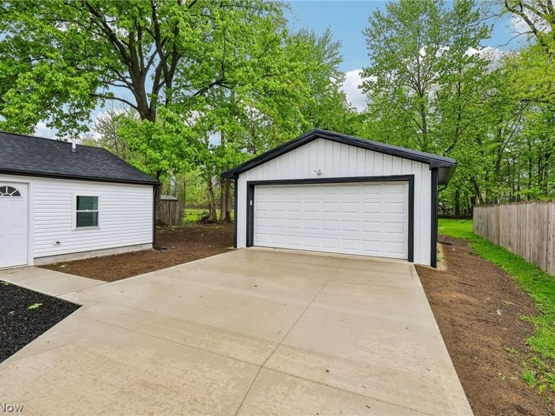 38849 Adkins Road, Willoughby, OH 44094 Photo 2