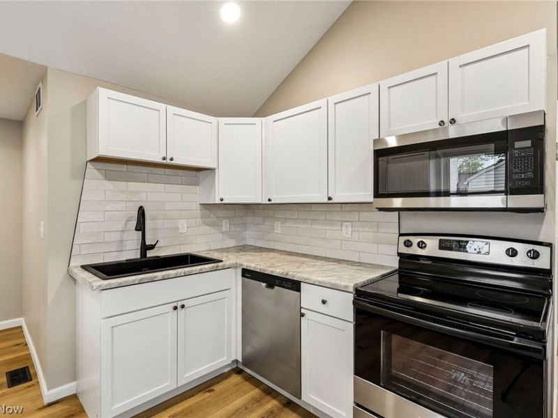 38849 Adkins Road, Willoughby, OH 44094 Photo 9
