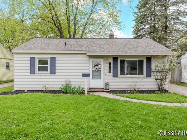 1335 Eastern Place NE, Grand Rapids, MI 49505