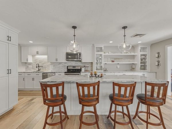 402 Ridgefield Cir, Unit D, Clinton, MA 01510