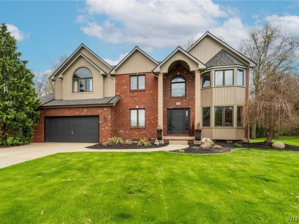 270 Woodstream Drive, Grand Island, NY 14072