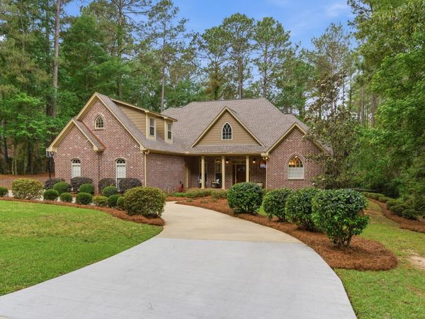 97 Crystal Creek, Hattiesburg, MS 39402