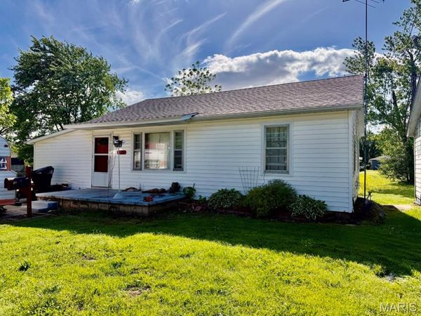 909 N Walnut Street , Dexter, MO 63841