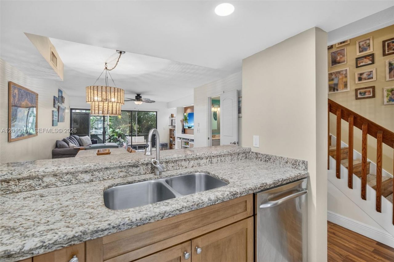 4250 SW 70th Ter, Unit ., Davie, FL 33314 Photo