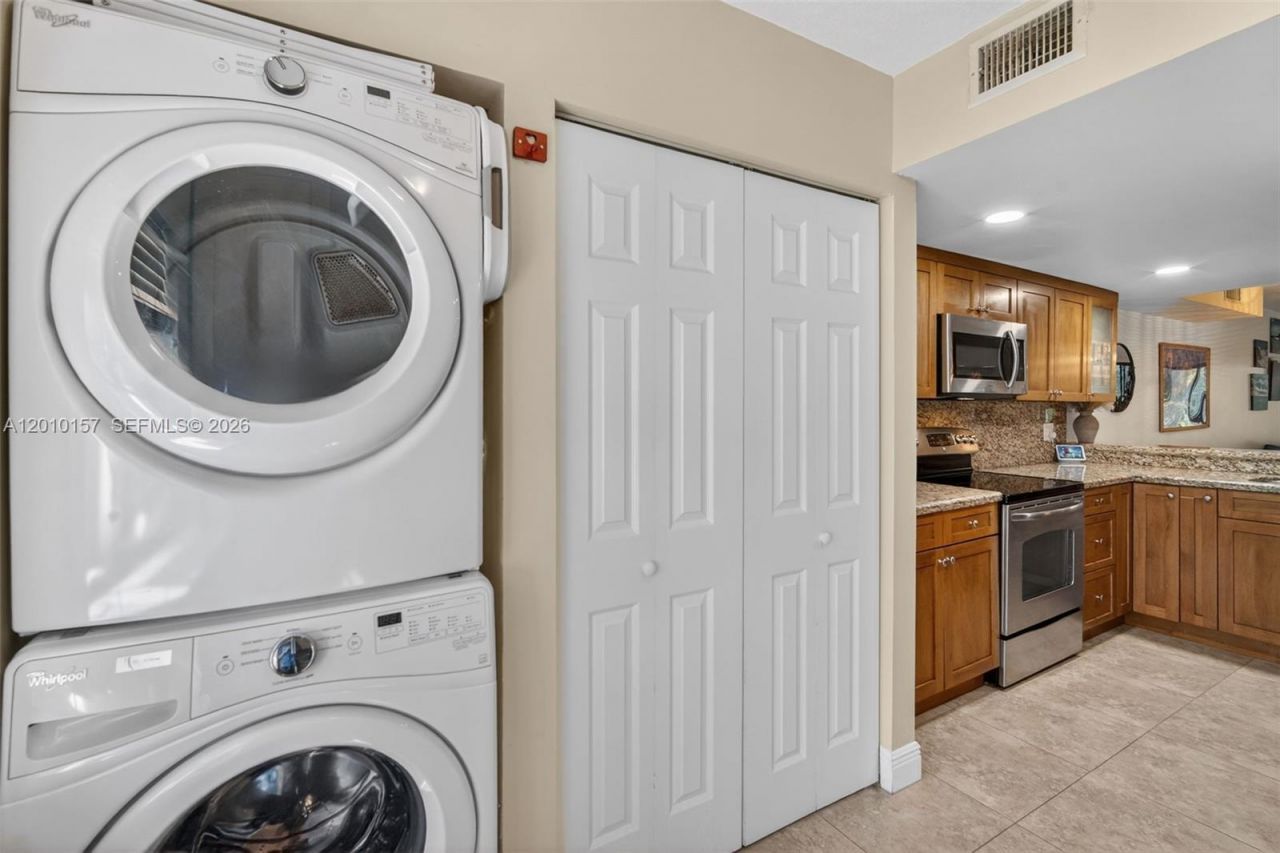4250 SW 70th Ter, Unit ., Davie, FL 33314 Photo